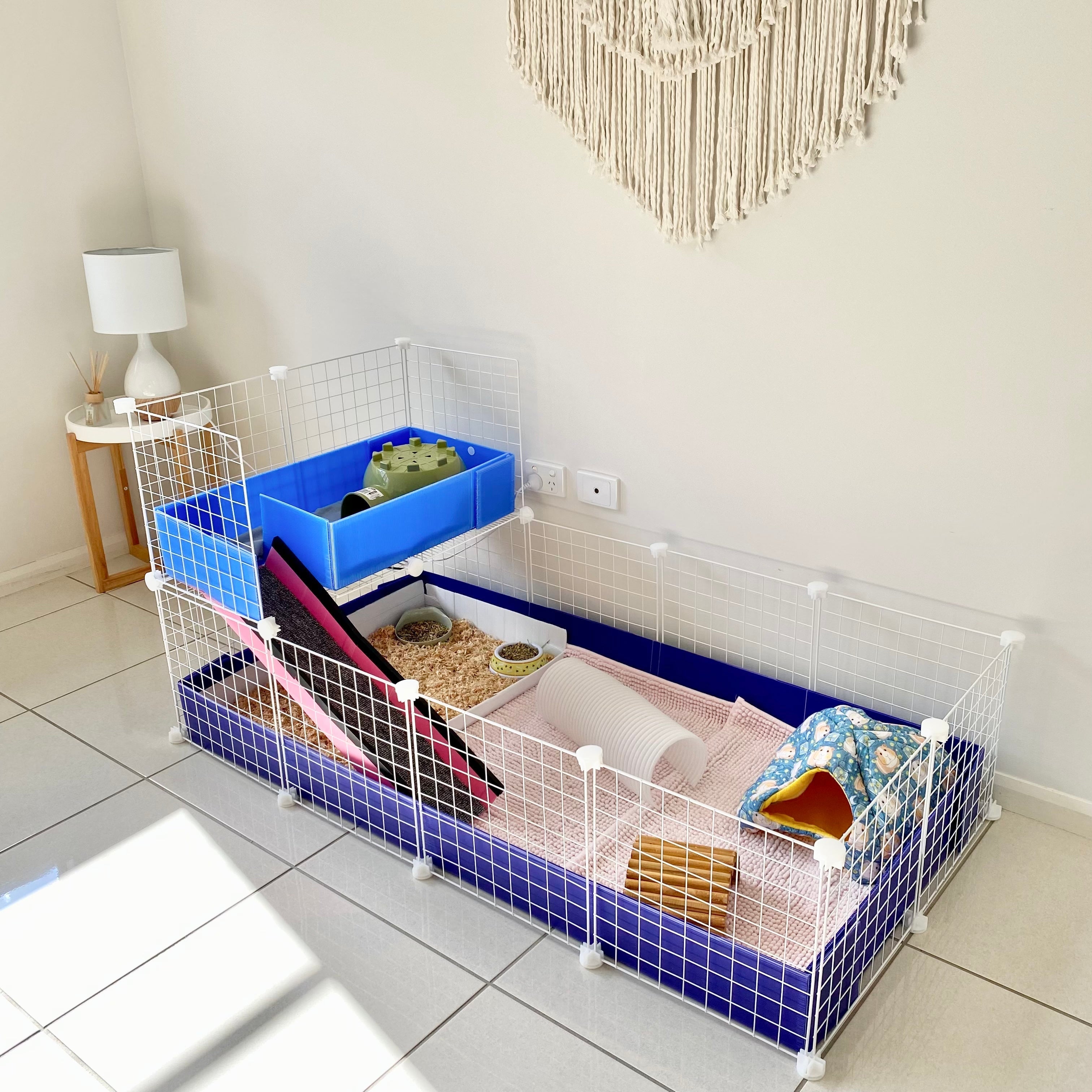 Corflute guinea shop pig cage