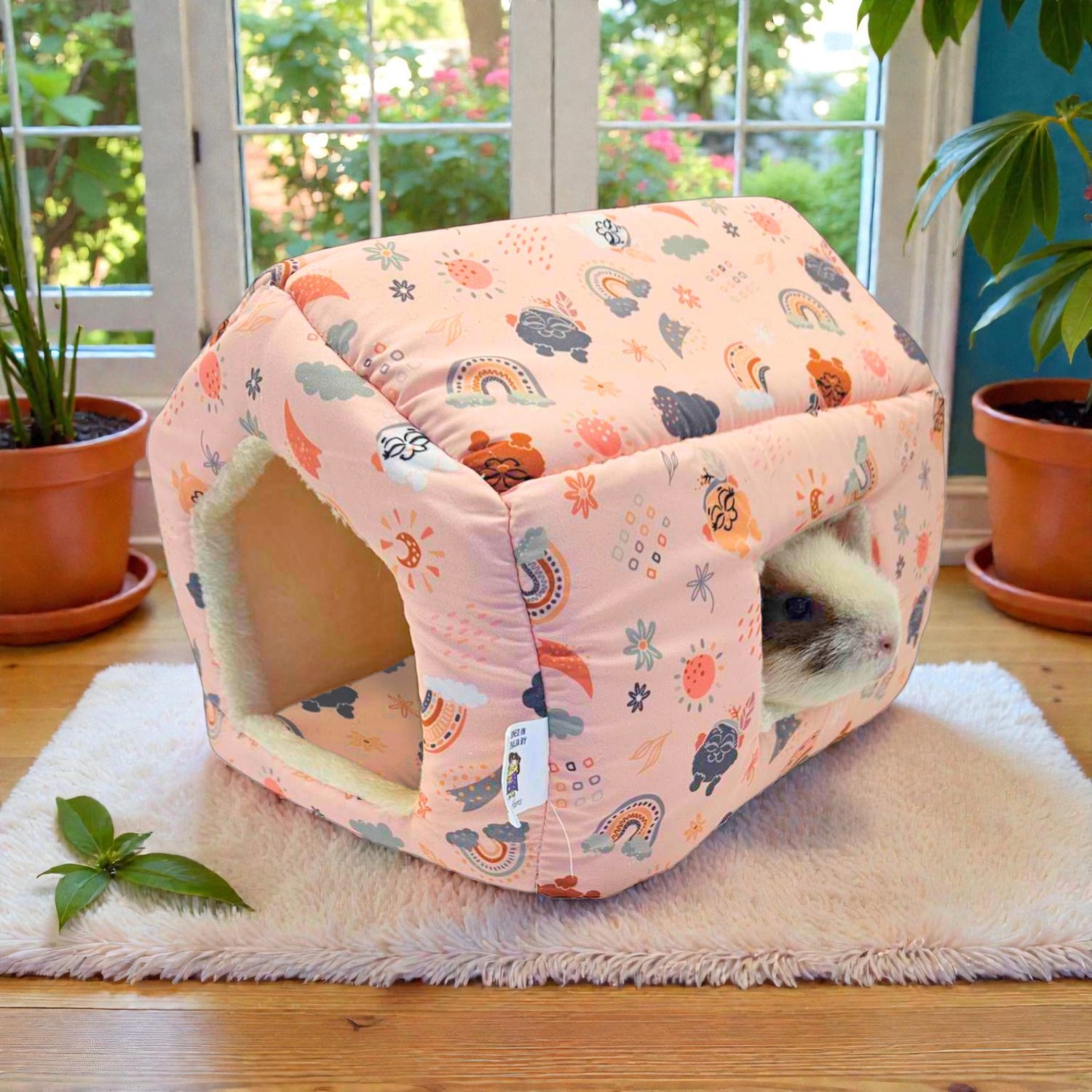 Cosy Cottage – Fleece Bed & Hidey for Guinea Pigs by Ozzy Pets