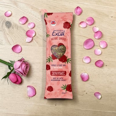 Burgess Excel Forage & Feast Hay Bar with Rose – High Fibre Treat for Rabbits & Guinea Pigs