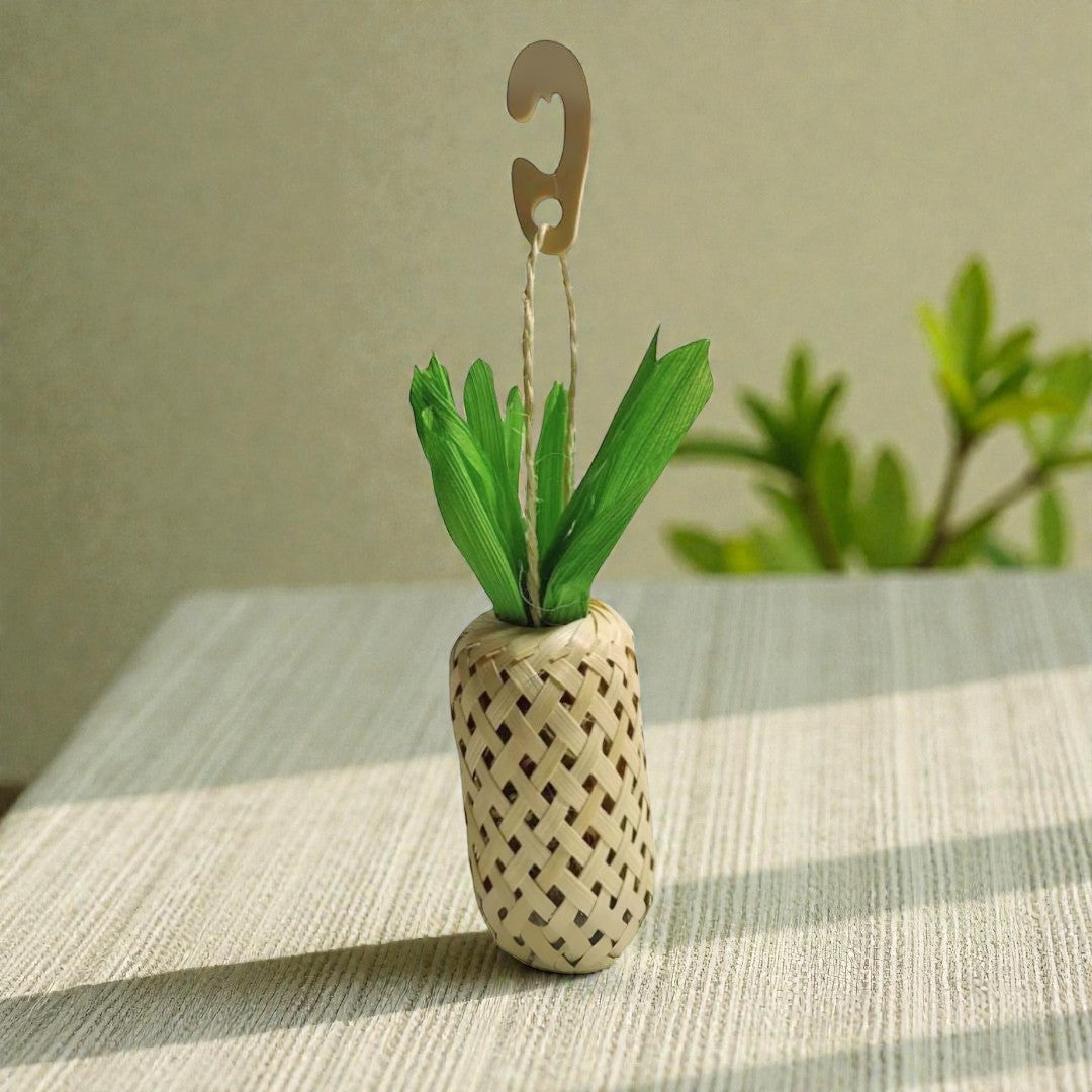 Ozzy Pets Pineapple Dangler